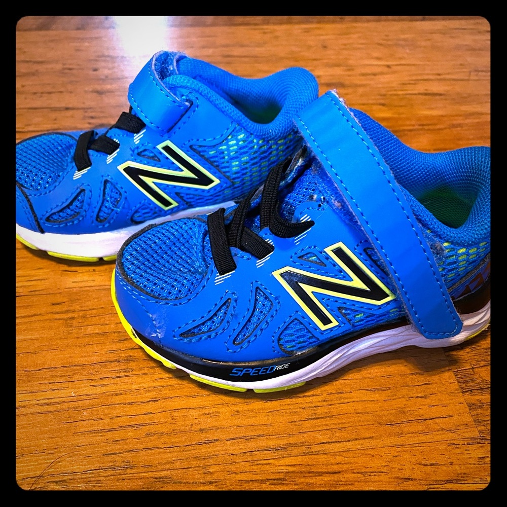 Toddlers NewBalance sneakers